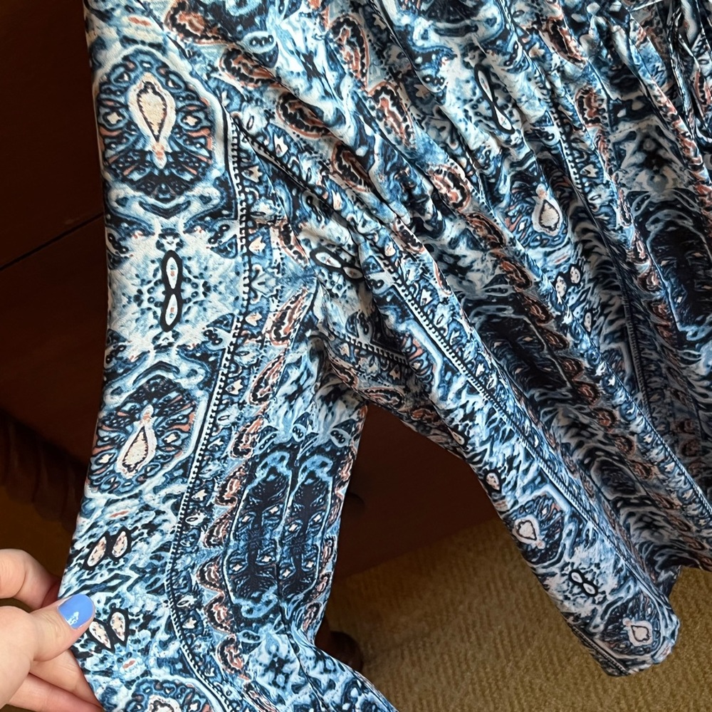 Blue patterned blouse - Picture 2 of 3